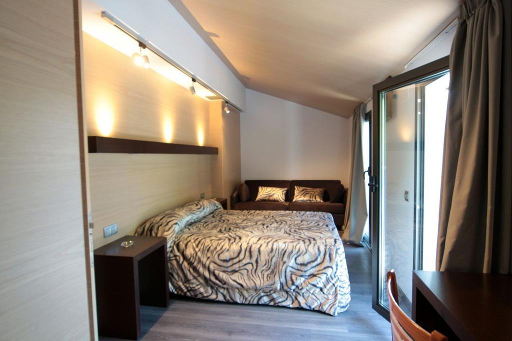 Hotel 9 Sant Antoni Рибес-де-Фресер Номер фото